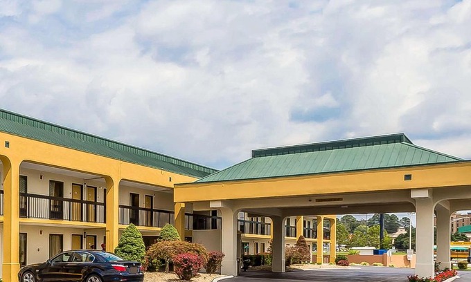 Knoxville Hotel | Rodeway Inn Knoxville East