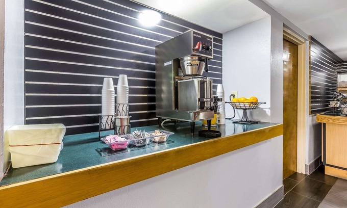 Knoxville Hotel | Rodeway Inn Knoxville East