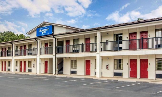 LaGrange Hotel | Rodeway Inn La Grange East