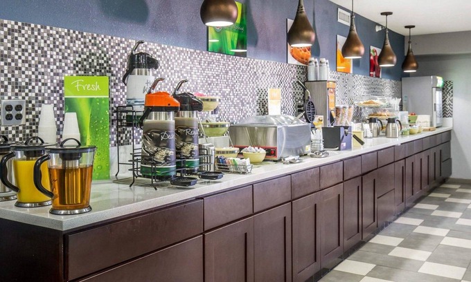 Needles Hotel | Rodeway Inn & Suites