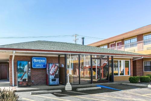 Smyrna Hotel | Rodeway Inn & Suites