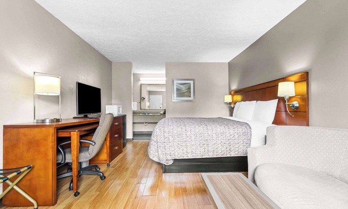 Lexington Hotel | Rodeway Inn