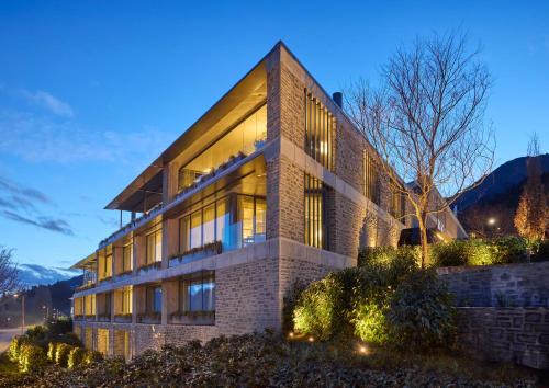 Queenstown Hotel | ROKI Collection