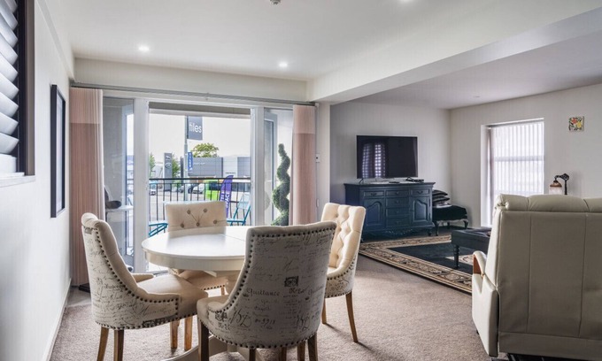 Dunedin City Centre Apartment | Roller Mills Apartment
