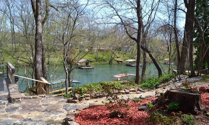 Heber Springs Cabin | Rollin' With the Flow Cabin with Private River Dock