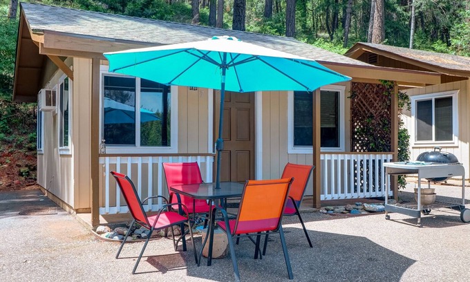 Cedar Ridge Apartment | Rollins Lakeside Inn & Resort - Studio Cabins