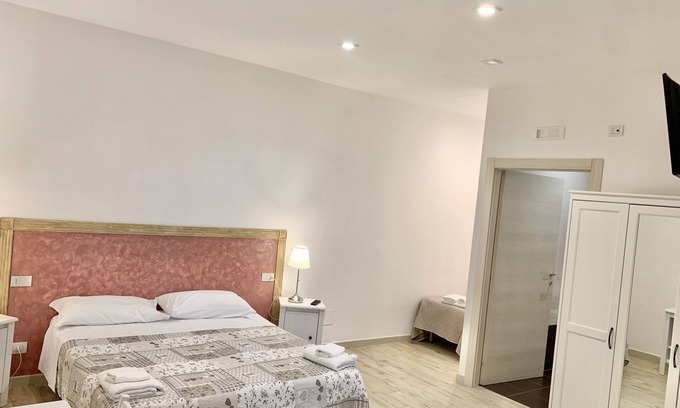 Municipio 1 Bed & Breakfast | Romano Lounge b&b Modern Studio Apartment with Restaurant