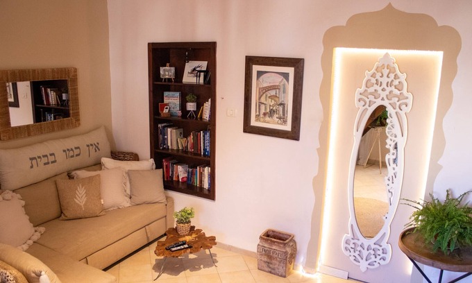 Safed Old City House | Romantic authentic apartment in the city center with amazing views