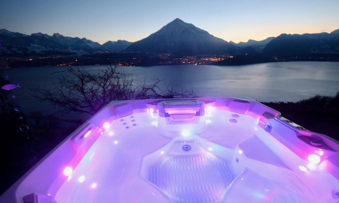 Sigriswil Ski Chalet | Romantic chalet with the best view and private jacuzzi