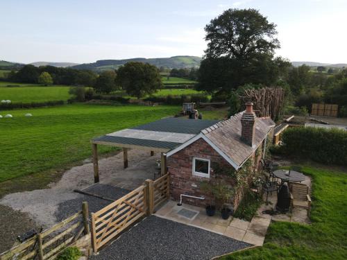 Llangadog Ski Chalet | Romantic country cabin with log burner, spectacular views, spa hot tub - Brecon Beacons National Park