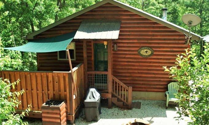 Bryson City Cabin | Romantic Couple's Mountain Getaway!