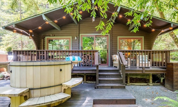 Cazadero Cabin | Romantic Creekside Cabin in a Redwood Forest