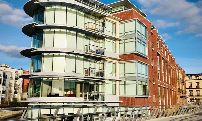 Inner Harbour Apartment | Romantic Old World Modern with Inner Harbour Views