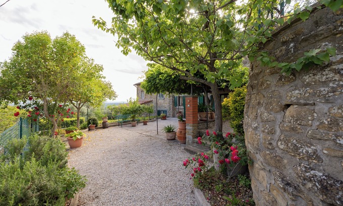 Cortona Villa | Romantic refuge surrounded by private swimming pool