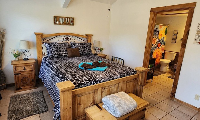 Leakey Cabin | Romantic Riverfront Cabin Getaway - upscale Hill Country Luxury cabin