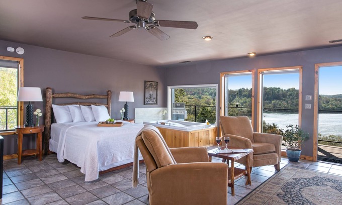 Sylvan Shores Condo | Romantics Lake View Suite with Jetted Tub, Fireplace