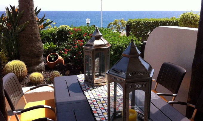 Playa del Aguila Apartment | romslig strandpromenade leilighet - spacious seafront apartment