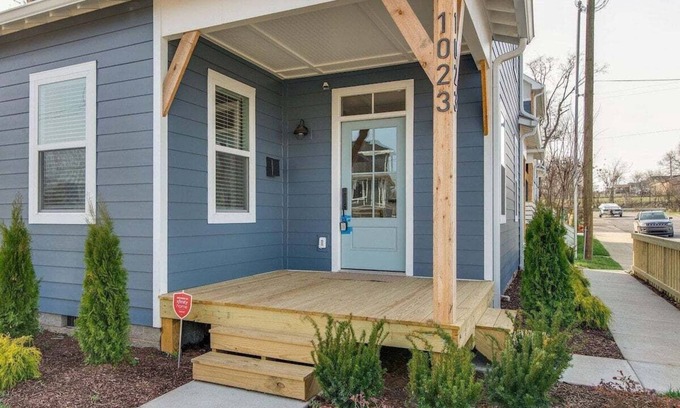 Hope Gardens House | Rooftop Fire Pit ~ 2 mil to Brdwy ~ Sleeps 11