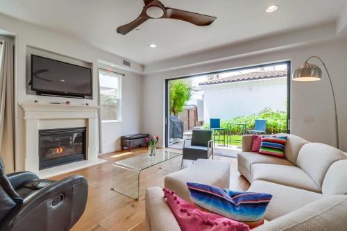 Crown Point House | Rooftop Patio Hot Tub AC Beach & Bay Views