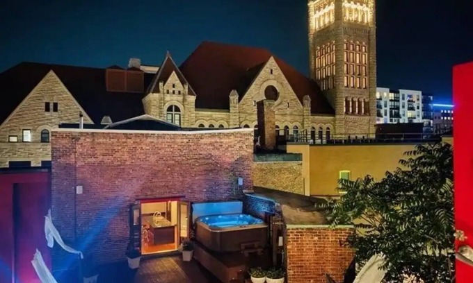 Downtown Syracuse Condo | Rooftop Retreat