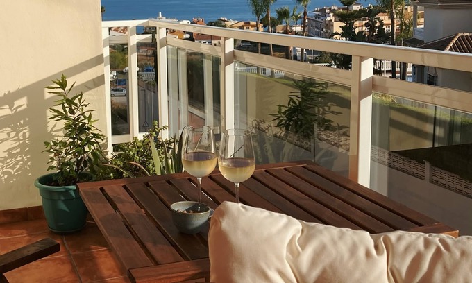 Torre de Benagalbon Apartment | Rooftop with sea views, pool & parking