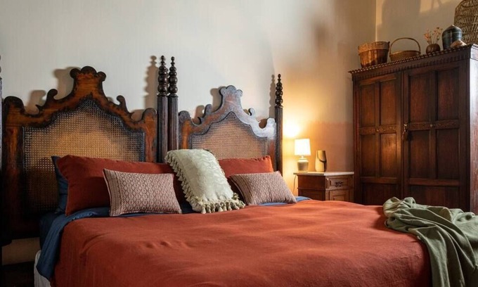 Chester Bed & Breakfast | Room 2 - Rosy's Room - Beard and Lady Inn