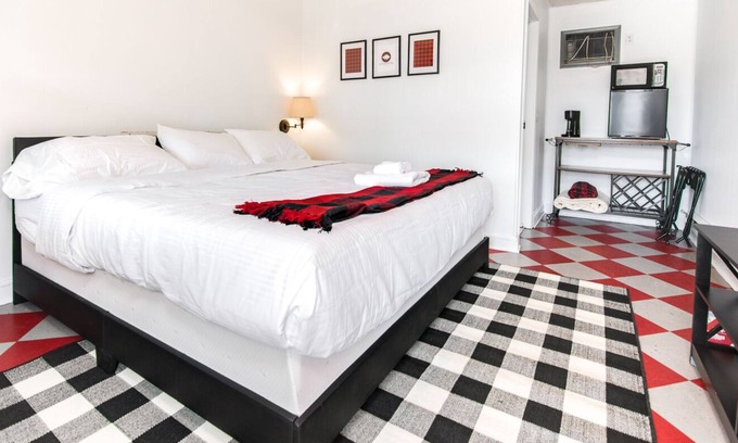 Balsam Lake Apartment | Room 6 Boutique Hotel Balsam Lake, WI