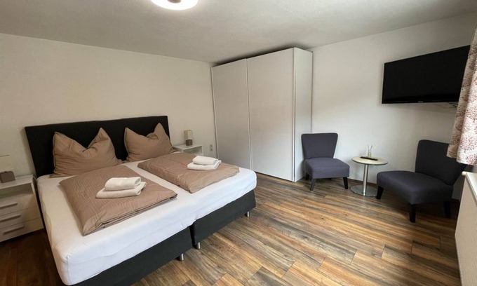 Klosterle Apartment | Room 6 - Double room, shower/toilet on the floor - Haus St. Martin