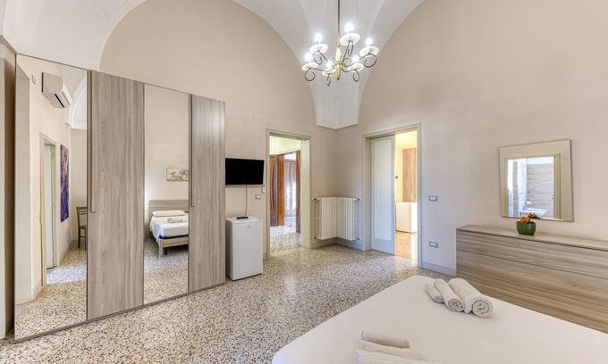Presicce Apartment | Room 'Alloggio Con Bagno Privato Destra' with Balcony and Air Conditioning
