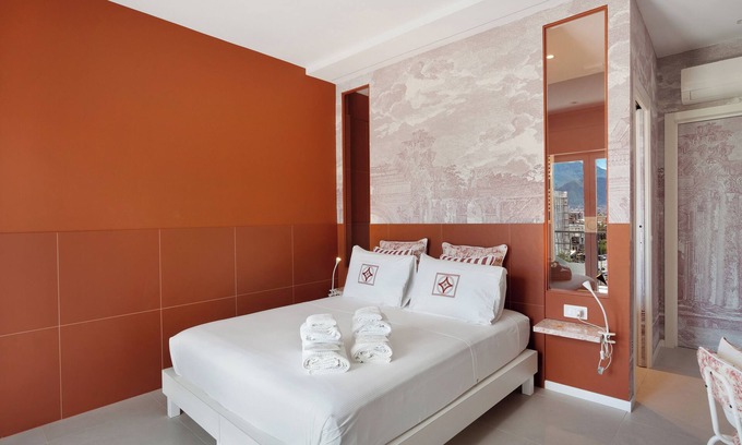 Pompei Apartment | Room 'Camera Deluxe Fuoco' with Mountain View, Wi-Fi and Air Conditioning