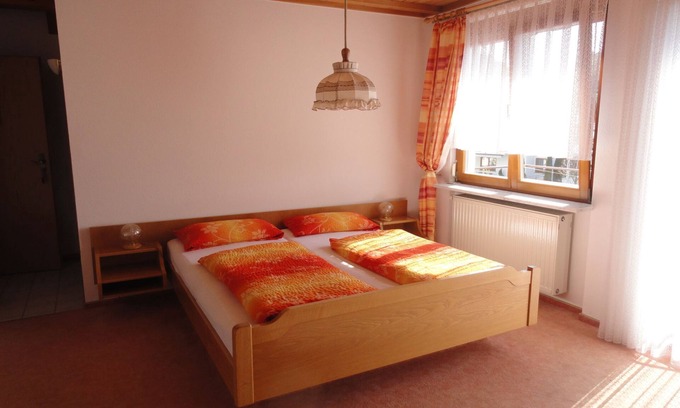 Sipplingen Apartment | Room 'Doppelzimmer' with Balcony and Wi-Fi