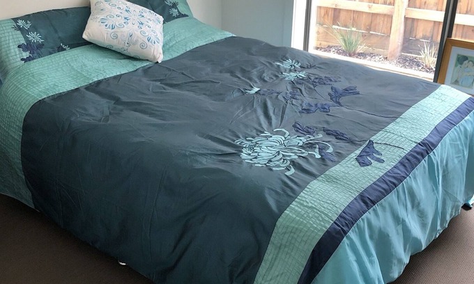 Kilsyth House | Room for 1 female, 15 mins drive to Yarra Valley wineries