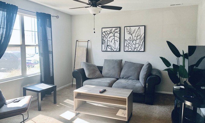 Stratmoor House | Room for Rent in a Relaxed Townhome by Ft Carson