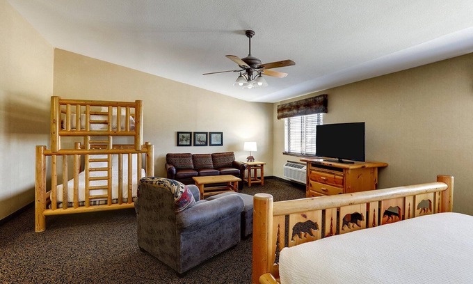 Columbia Hotel | Room for the Crew! Expanded King & Bunk Bed, Stoney Creek | 2 Units