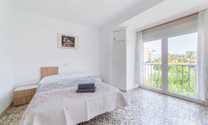 Roquetas de Mar Apartment | Room 'Habitación Triple 2' with Wi-Fi and Air Conditioning