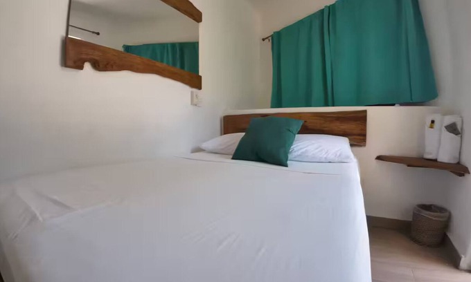 Bacalar Bed & Breakfast | Room in front of the pool + Breakfast -Bacalar