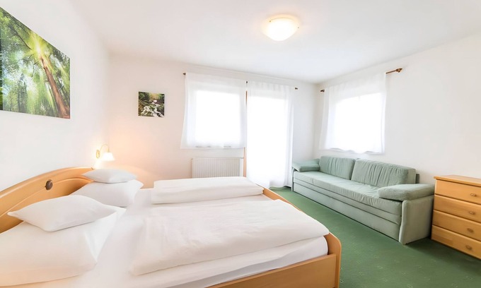 Meltina Apartment | Room 'Klausthaler Zimmer 12' with Mountain View, Shared Terrace and Wi-Fi