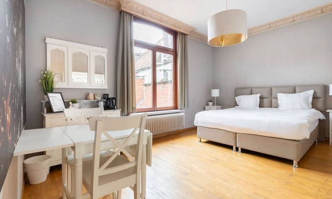 Historical Center Bruges Apartment | ROOM N°1 - Suites Stays Bruges