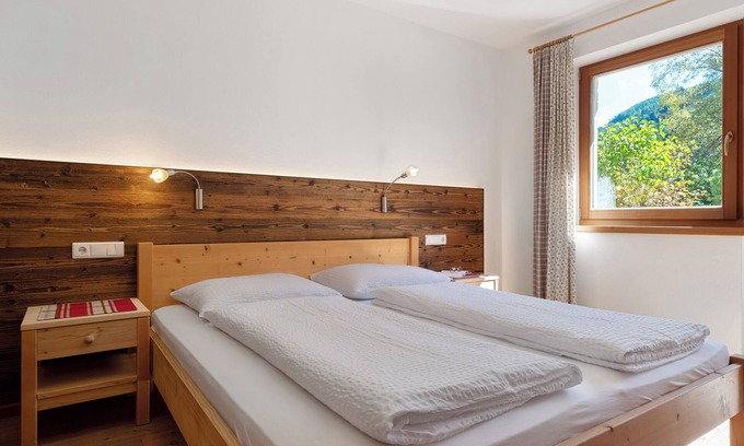 Rio Bianco Apartment | Room 'Naturidyll Mitterbach 1' with Mountain View, Shared Garden and Wi-Fi