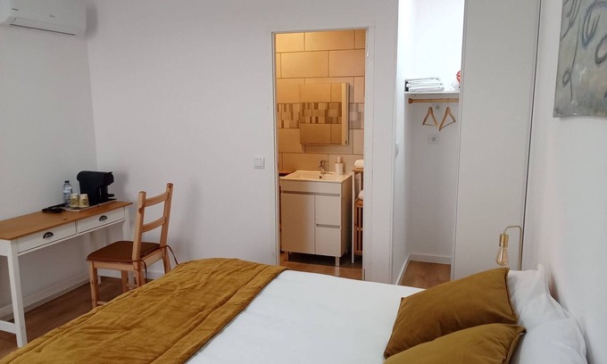 Coimbra Apartment | Room 'Quarto 4 Rc - Quinta Df' with Mountain View, Wi-Fi and Air Conditioning