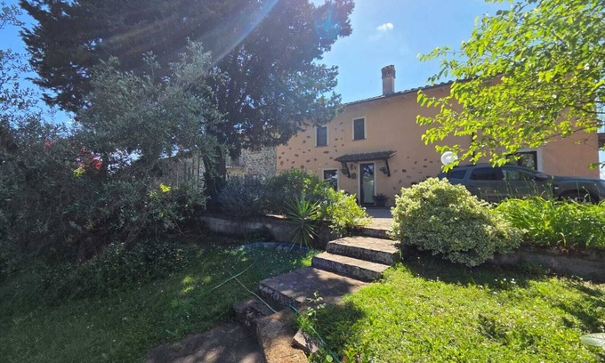 Orvieto Bed & Breakfast | Room '"Tra Gli Ulivi E Il Panorama"' with Mountain View, Private Garden and Wi-Fi
