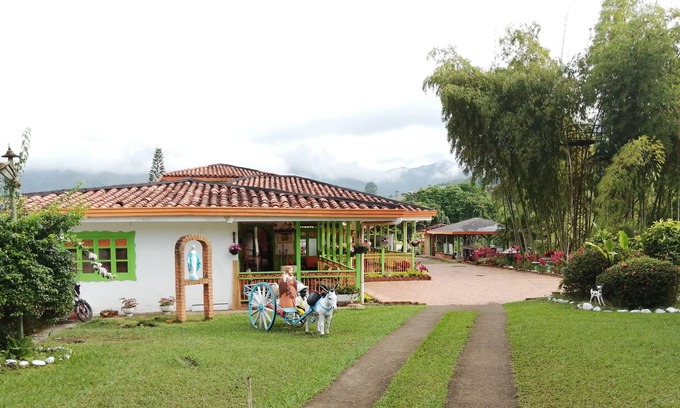 Pereira House | Room with 2 double beds. Number 4.