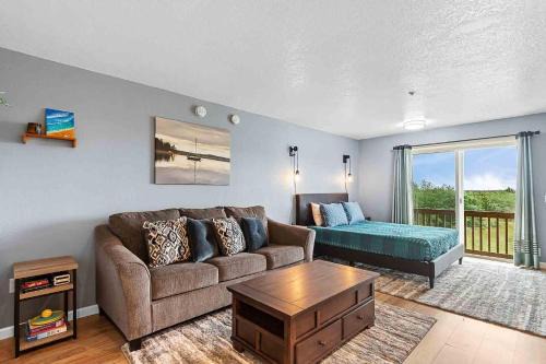 Long Beach House | Room With a View