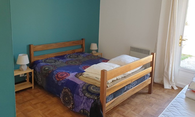 Gramat Bed & Breakfast | Room with bathroom in a nature campsite