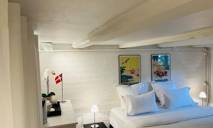 Gentofte House | Room with private bathroom, 10-15 min to Copenhagen