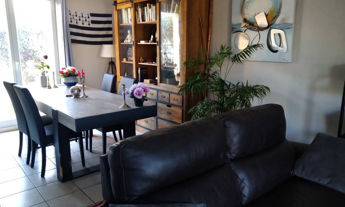 Carcassonne Bed & Breakfast | Rooms in house, swimming pool in residence