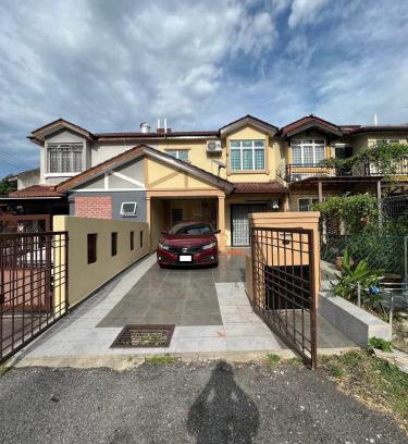 Sungai Buloh House | Rooms Options