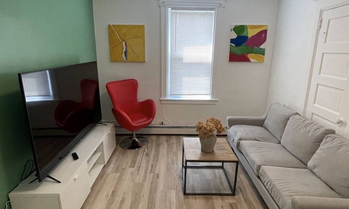 Port Chester Apartment | Roomy Entire 2 Bed-room Apartment ~ 1 min to Train for NYC