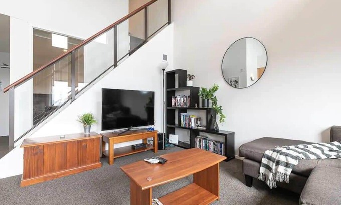 Eden Terrace Apartment | Roomy Loft 2 Bedroom w/Free Parking Zodiak Stays