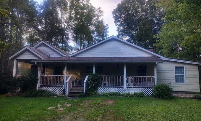 Mills River House | Roomy. older home. Good for groups! Good location for forest, and towns.